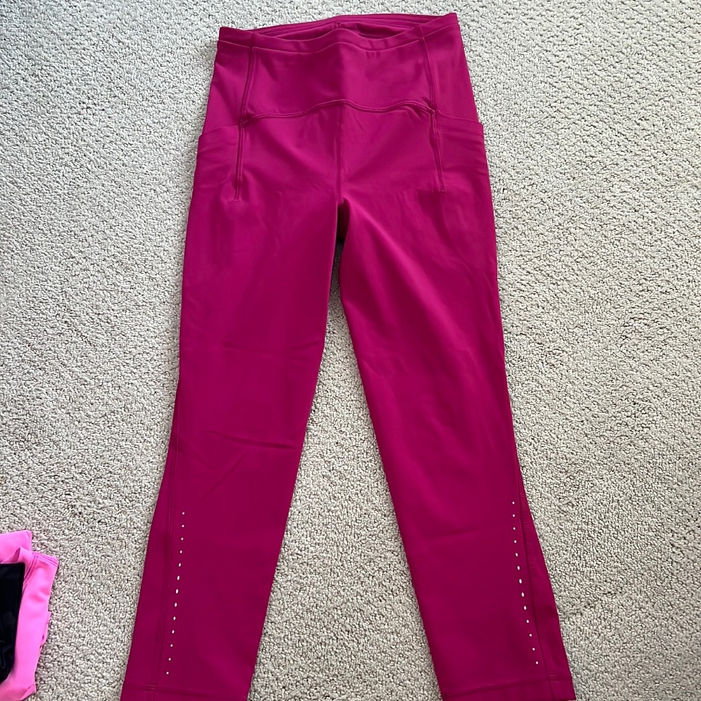 Lulu lemon swiftly speed high rise cropped ‘21 wild berry pink leggings